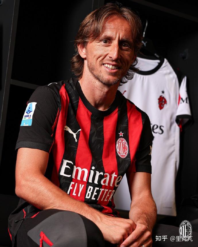 国安惨败越南夜， 邵佳一当场黑脸， 两大国脚恐遭永久除名！