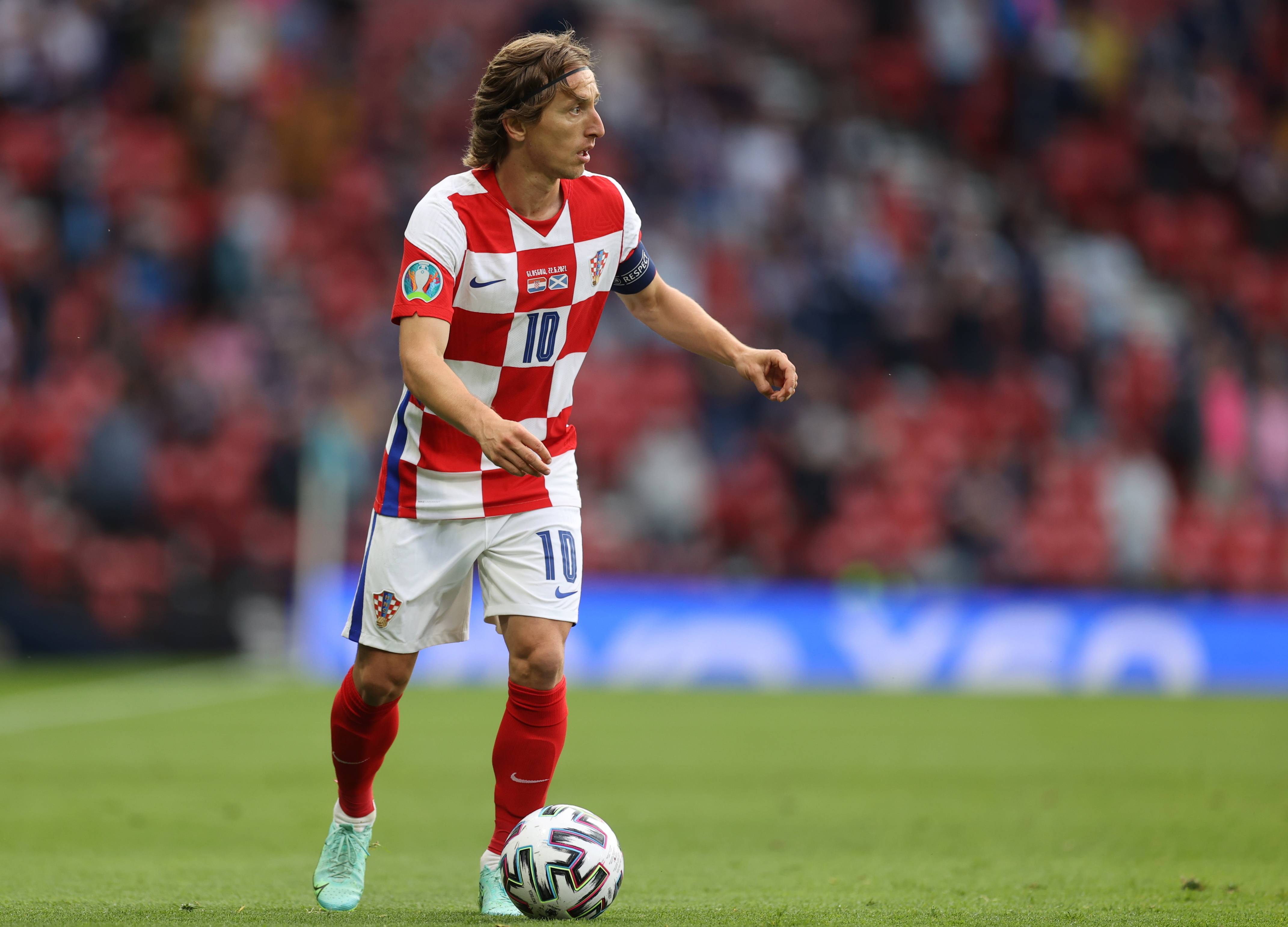 孔帕尼：不应判罚凯恩点球，争取冬歇期前比赛全胜